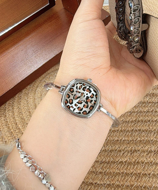 Unisex Classic Design Quartz Movement Watch 1