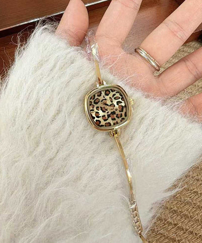 Unisex Classic Design Quartz Movement Watch 2