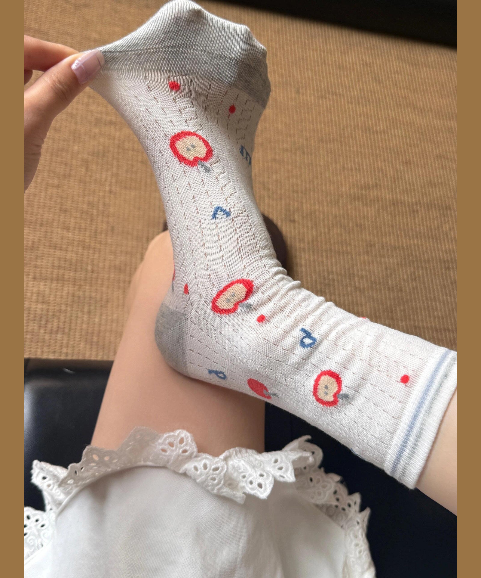 Unisex Mid Calf Socks Jacquard Pattern 4
