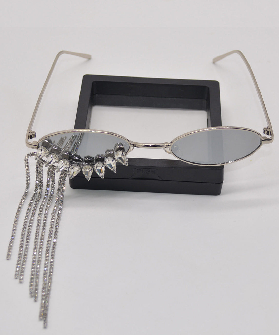 Unisex Sunglasses Tassel Detail Modern Style 0