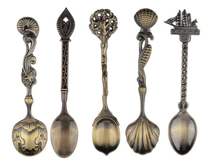 Vintage spoon set
