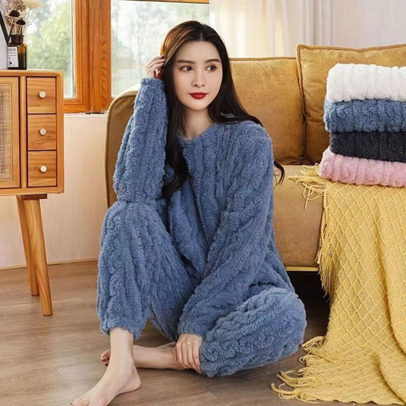 Warm fleece pyjama set for ladies