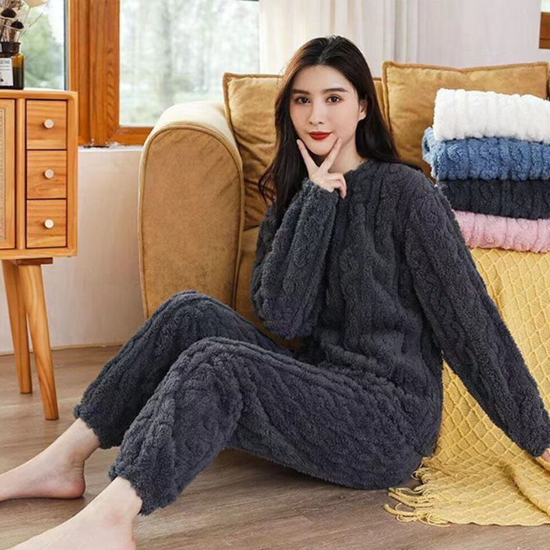 Warm fleece pyjama set for ladies