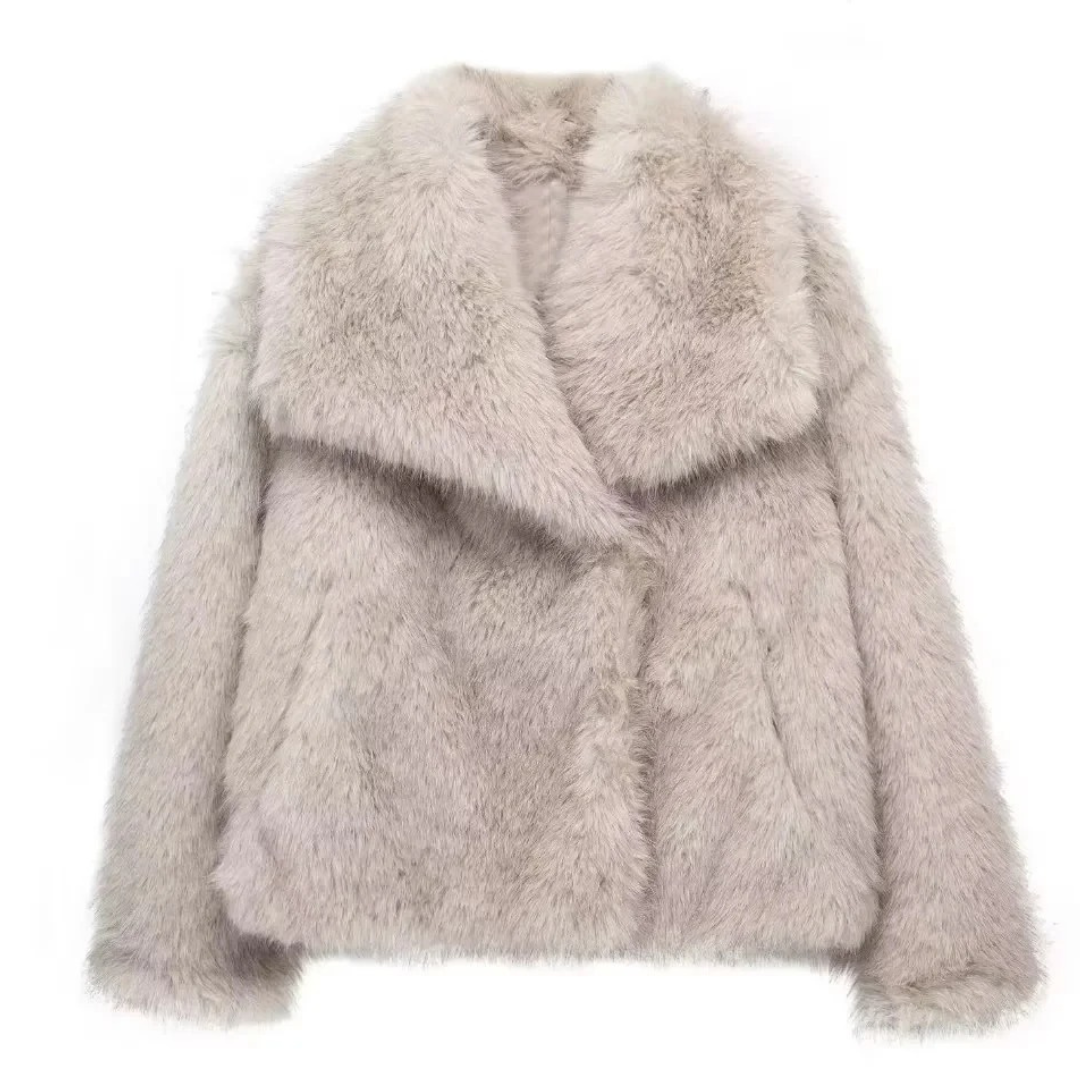 Warm plush fur coat for ladies