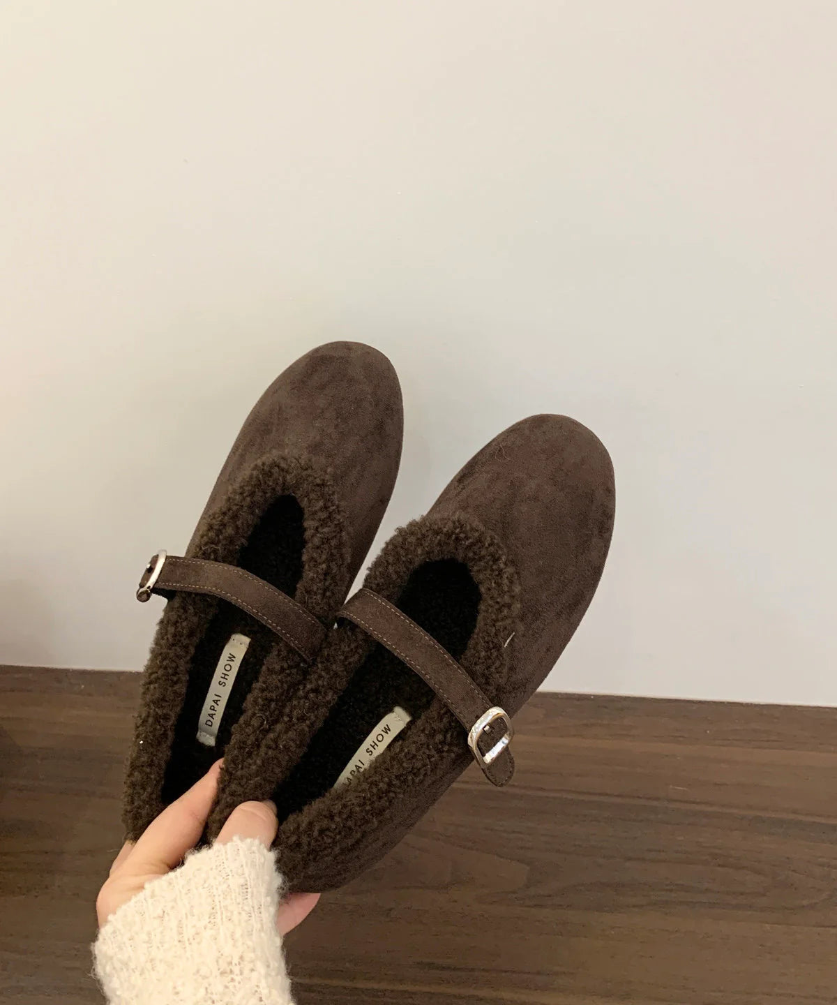 Women's Flat Shoes Buckle Strap Round Toe 3