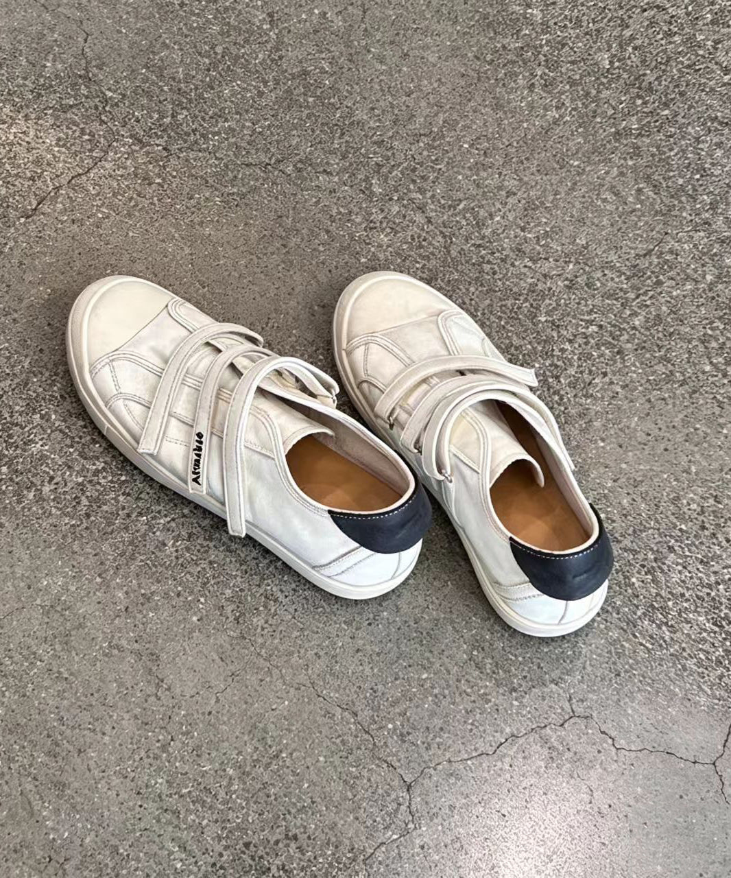 Women's Flat Sneakers Round Toe Velcro Strap 2