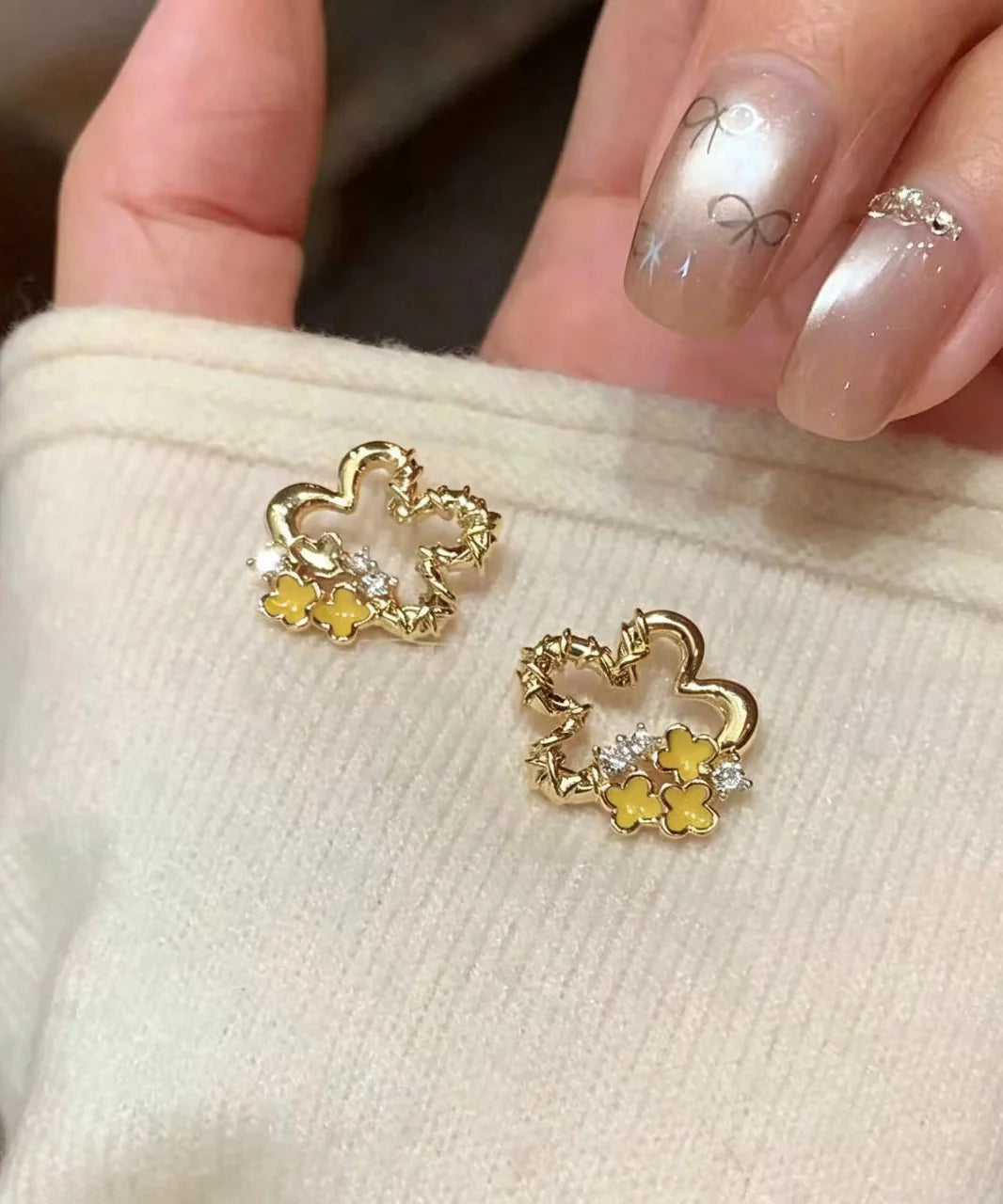 Women's Floral Stud Earrings Vintage Style 2