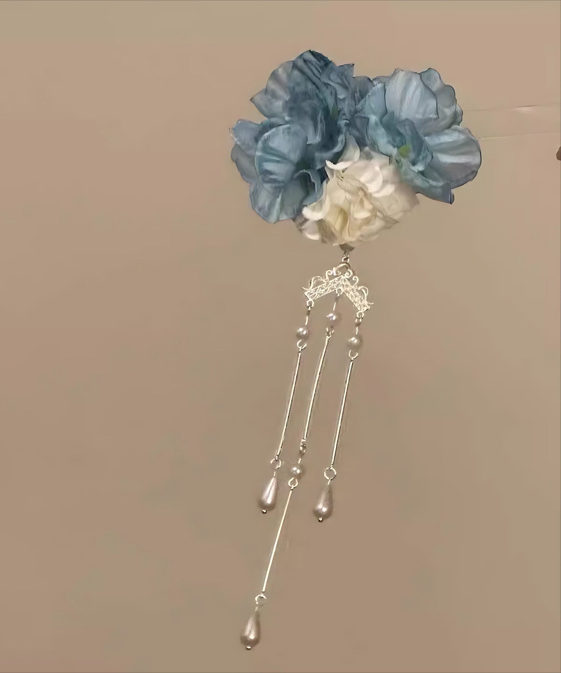 Women's Flower Hair Pins with Tassel Detail 4