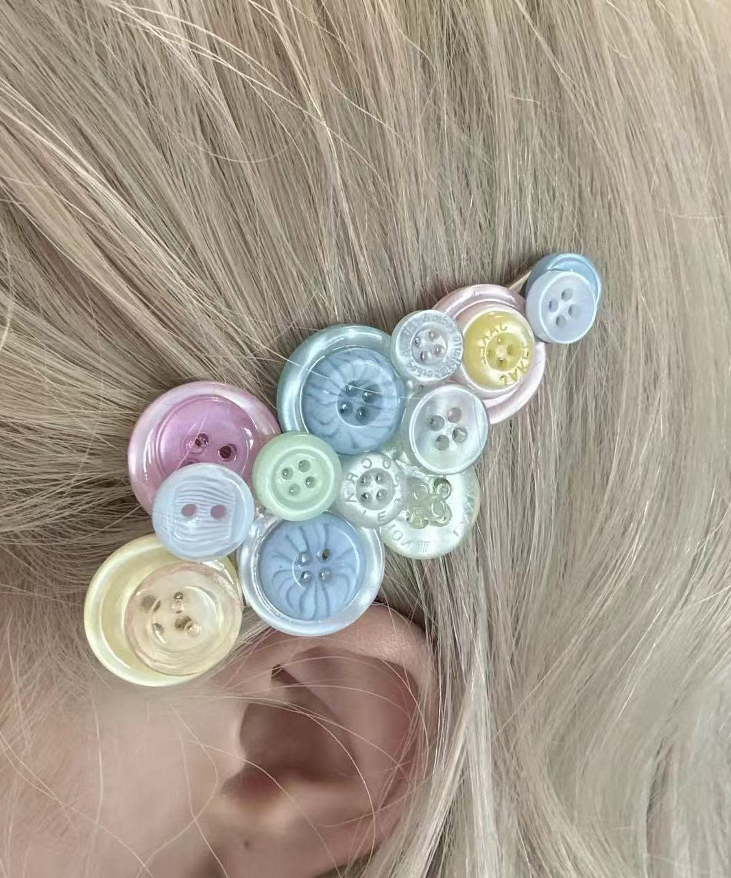 Women's Hairpin Blue Acrylic Button Design 1