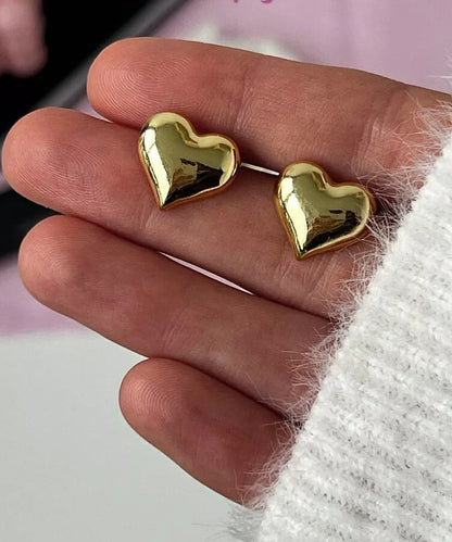 Women's Heart-Shaped Stud Earrings Classic Style 2