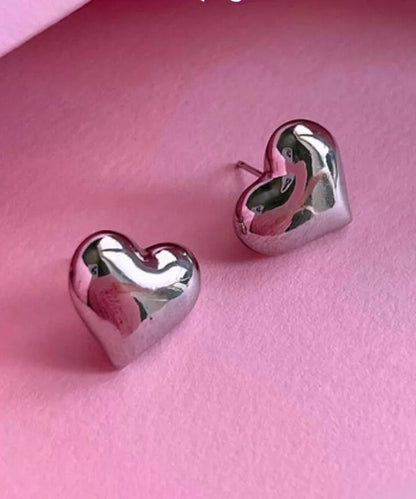 Women's Heart-Shaped Stud Earrings Classic Style 3