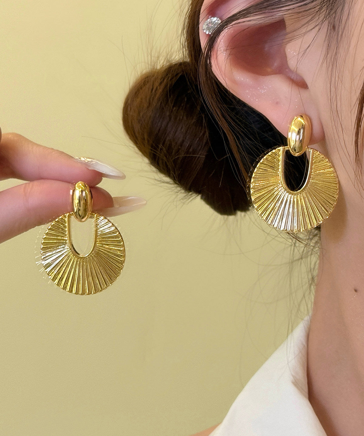Women's Hoop Earrings Fan-Shaped Design 1
