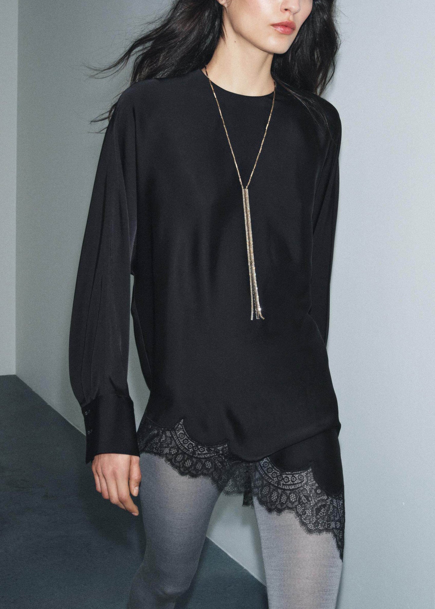 Women's Long Sleeve Shirt Asymmetrical Patchwork Lace Neckline 2