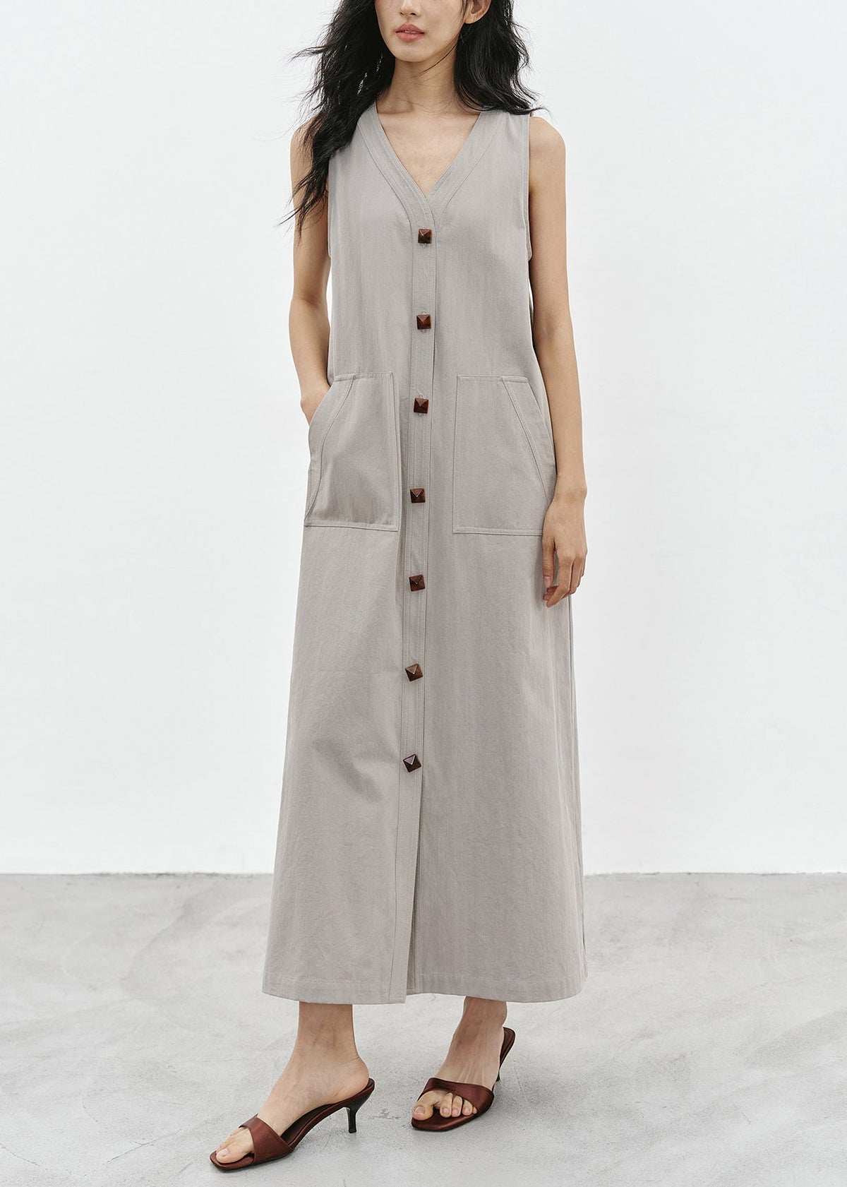 Women's Maxi Dress Sleeveless V Neck with Pockets 1