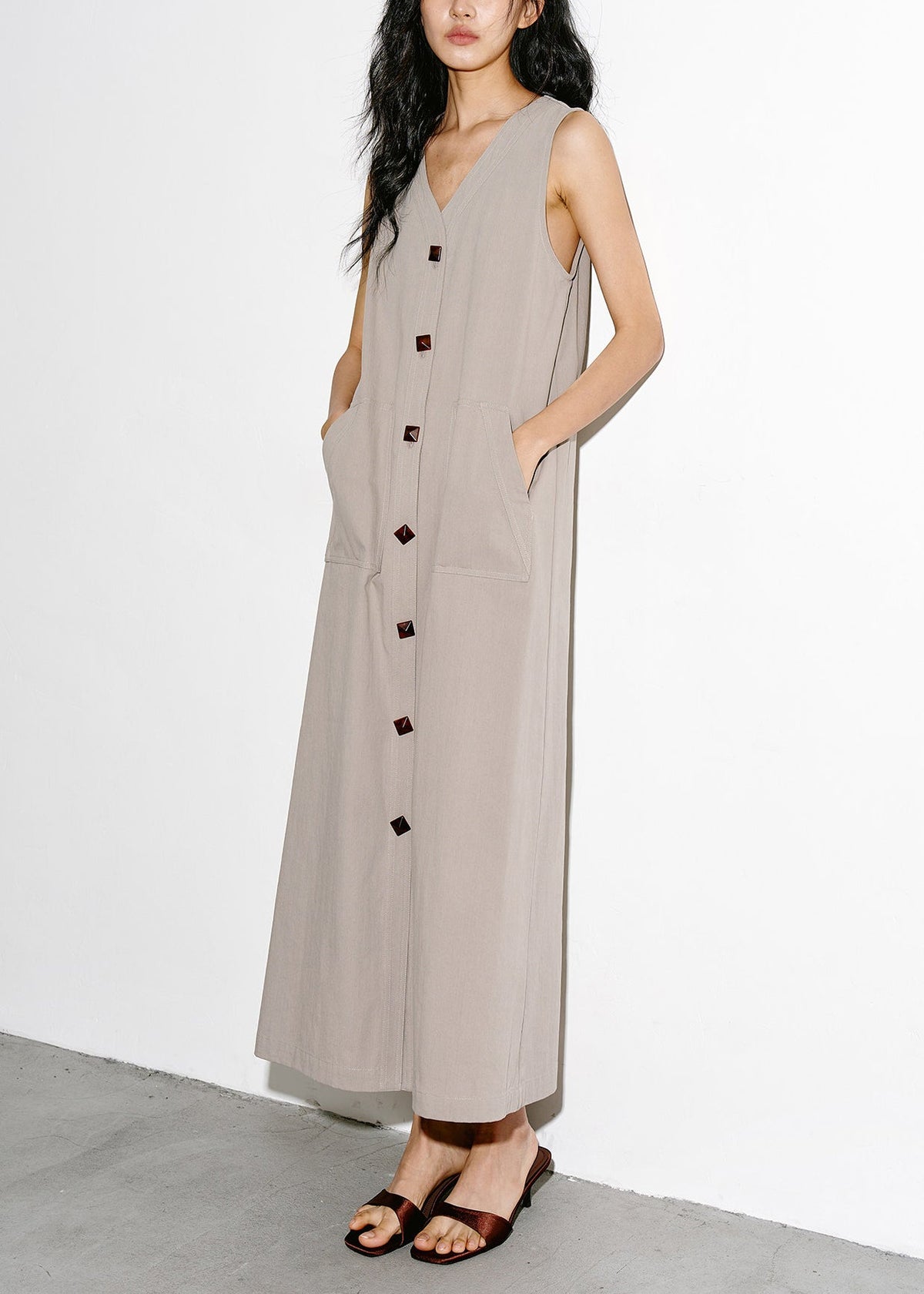 Women's Maxi Dress Sleeveless V Neck with Pockets 3