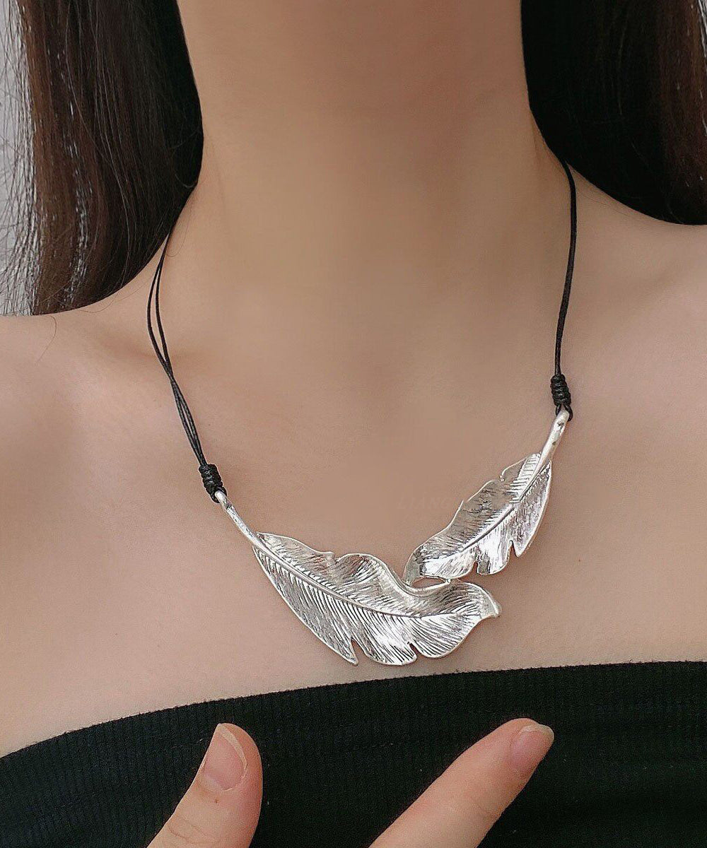 Women's Pendant Necklace Feather Design Rope Style 2