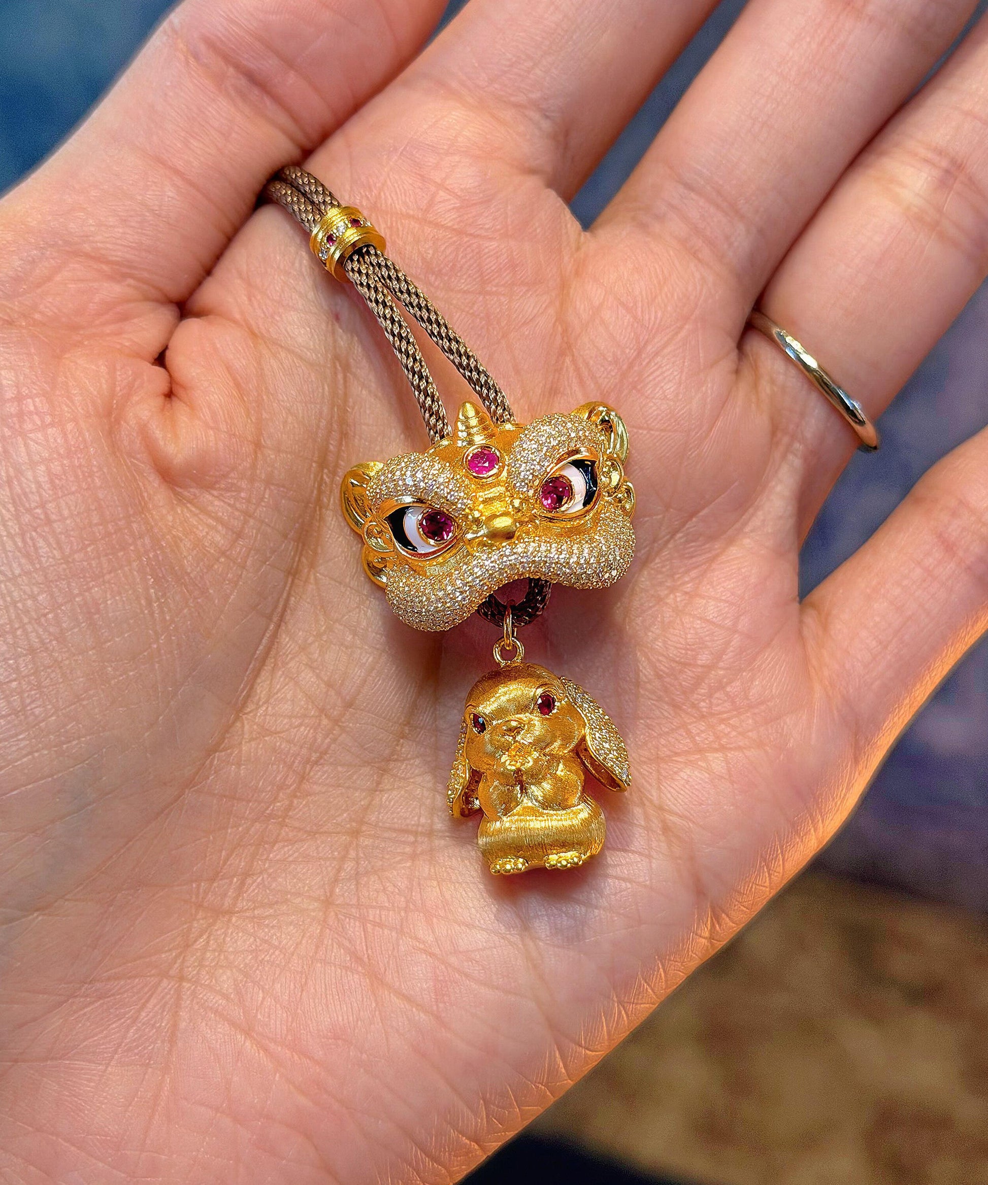 Women's Pendant Necklace Lion Dance Vintage Style 0