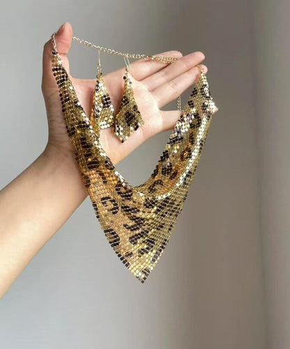 Women's Pendant Necklace Set Modern Triangular Bandage Style 0