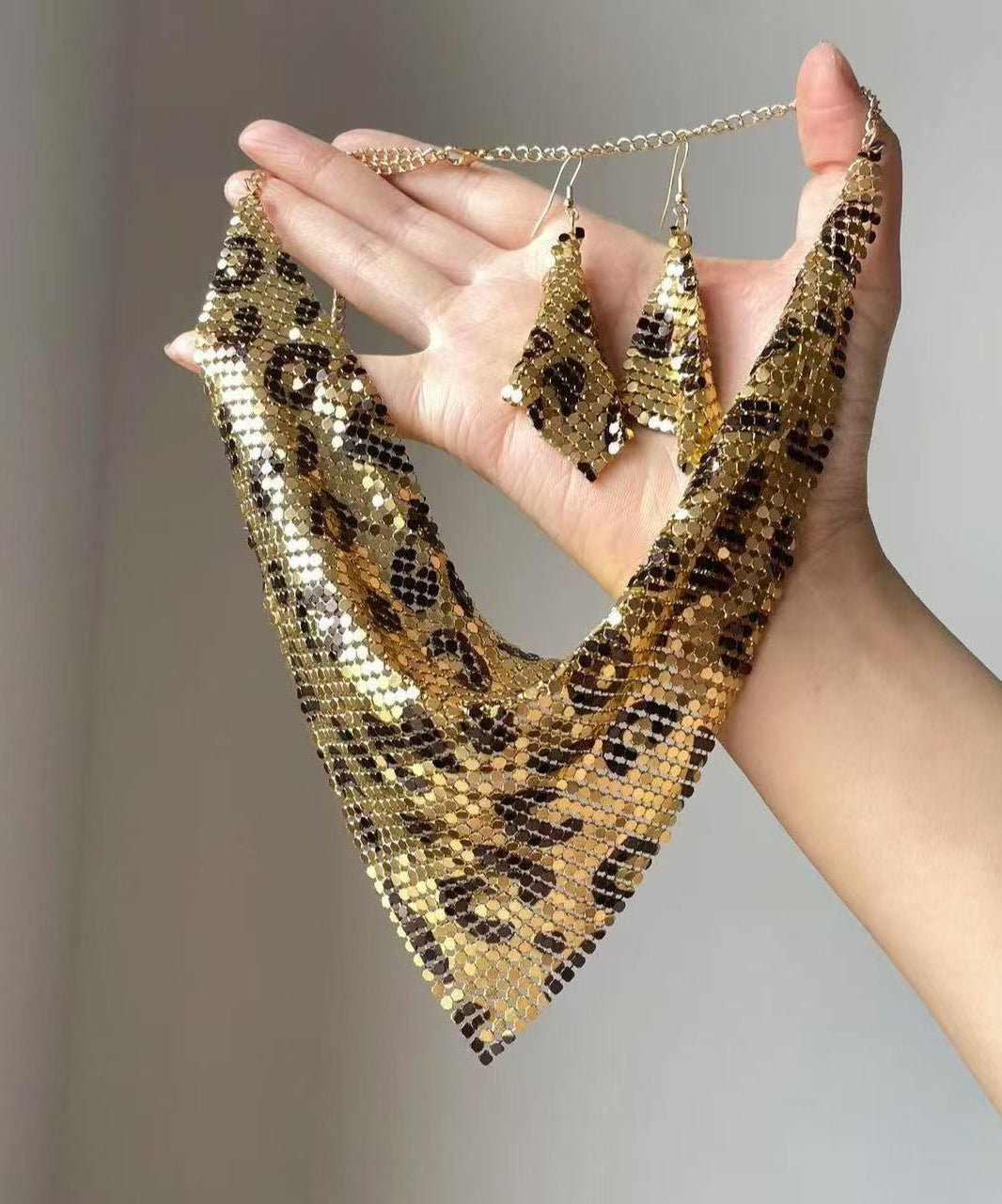 Women's Pendant Necklace Set Modern Triangular Bandage Style 1