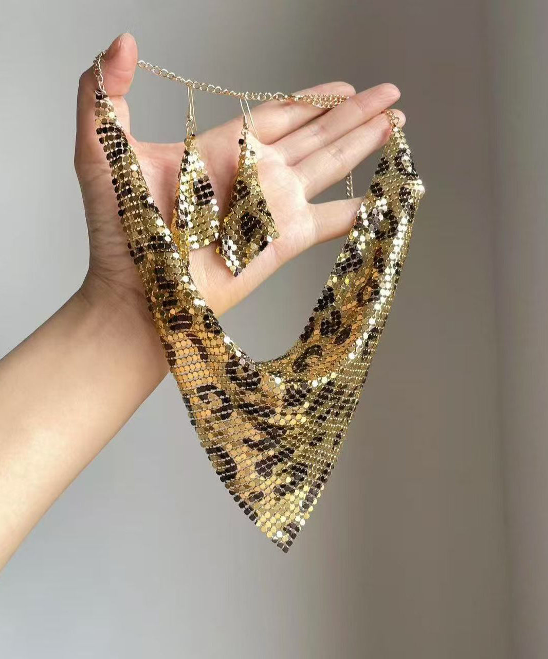 Women's Pendant Necklace Set Modern Triangular Bandage Style 3
