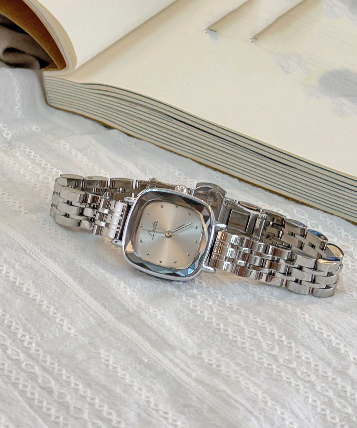 Women's Quartz Watch Classic Design 0