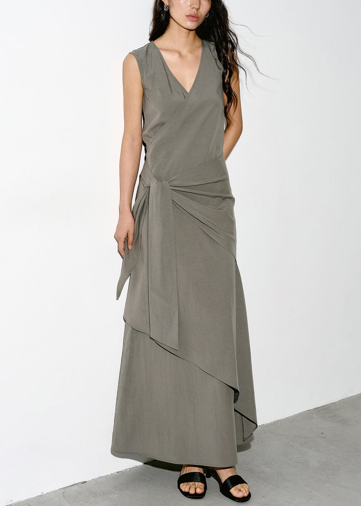 Women's Sleeveless Dress V Neck Asymmetrical Tie Waist 1