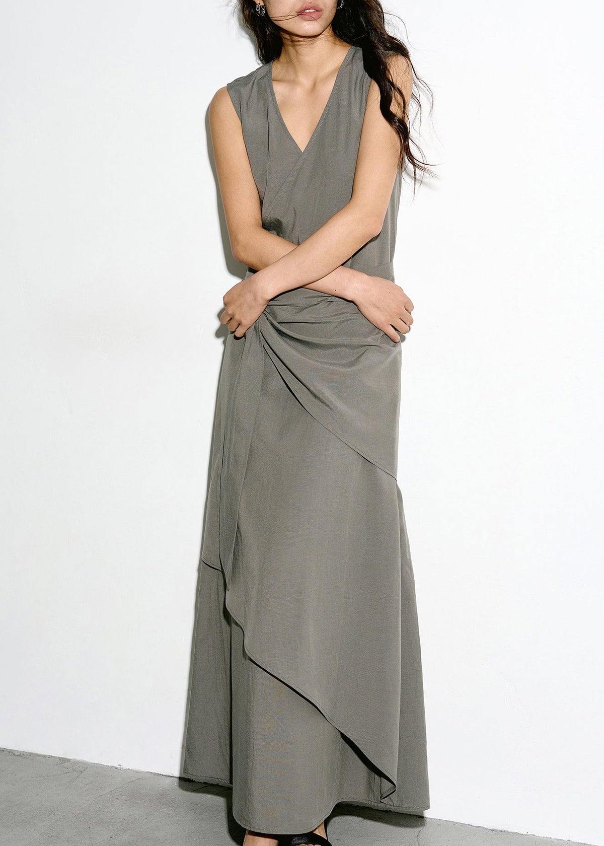 Women's Sleeveless Dress V Neck Asymmetrical Tie Waist 2
