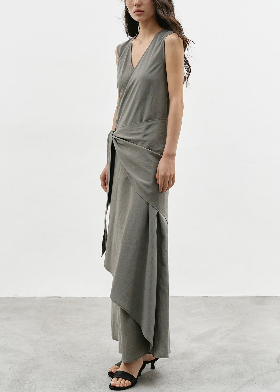 Women's Sleeveless Dress V Neck Asymmetrical Tie Waist 3