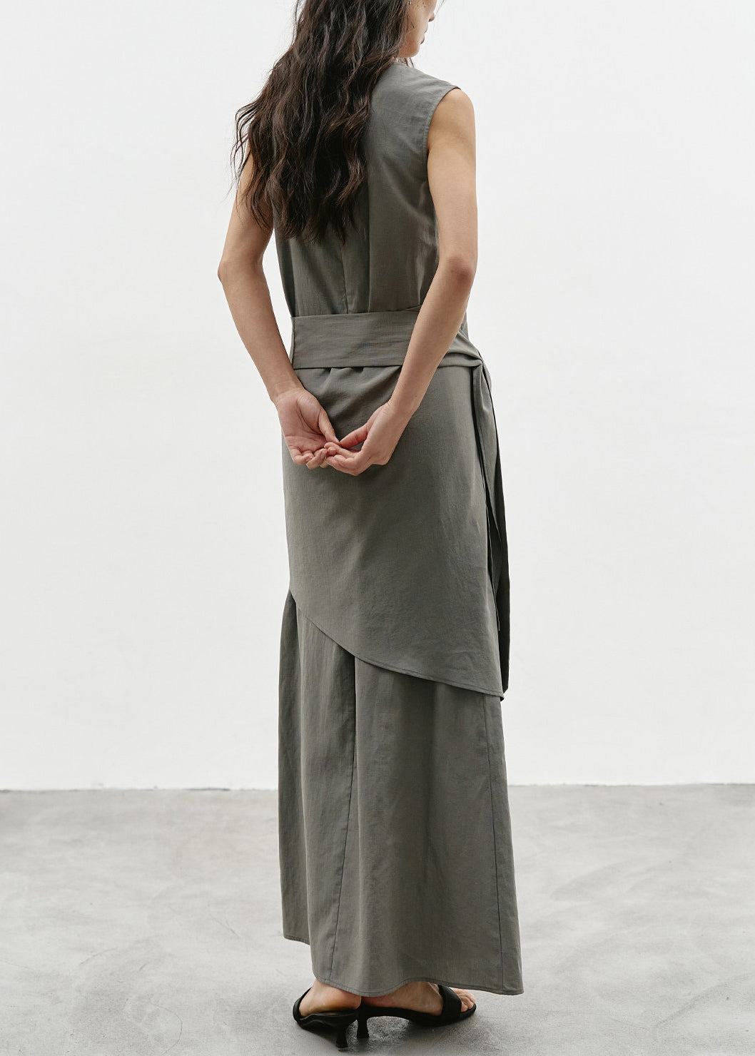 Women's Sleeveless Dress V Neck Asymmetrical Tie Waist 4