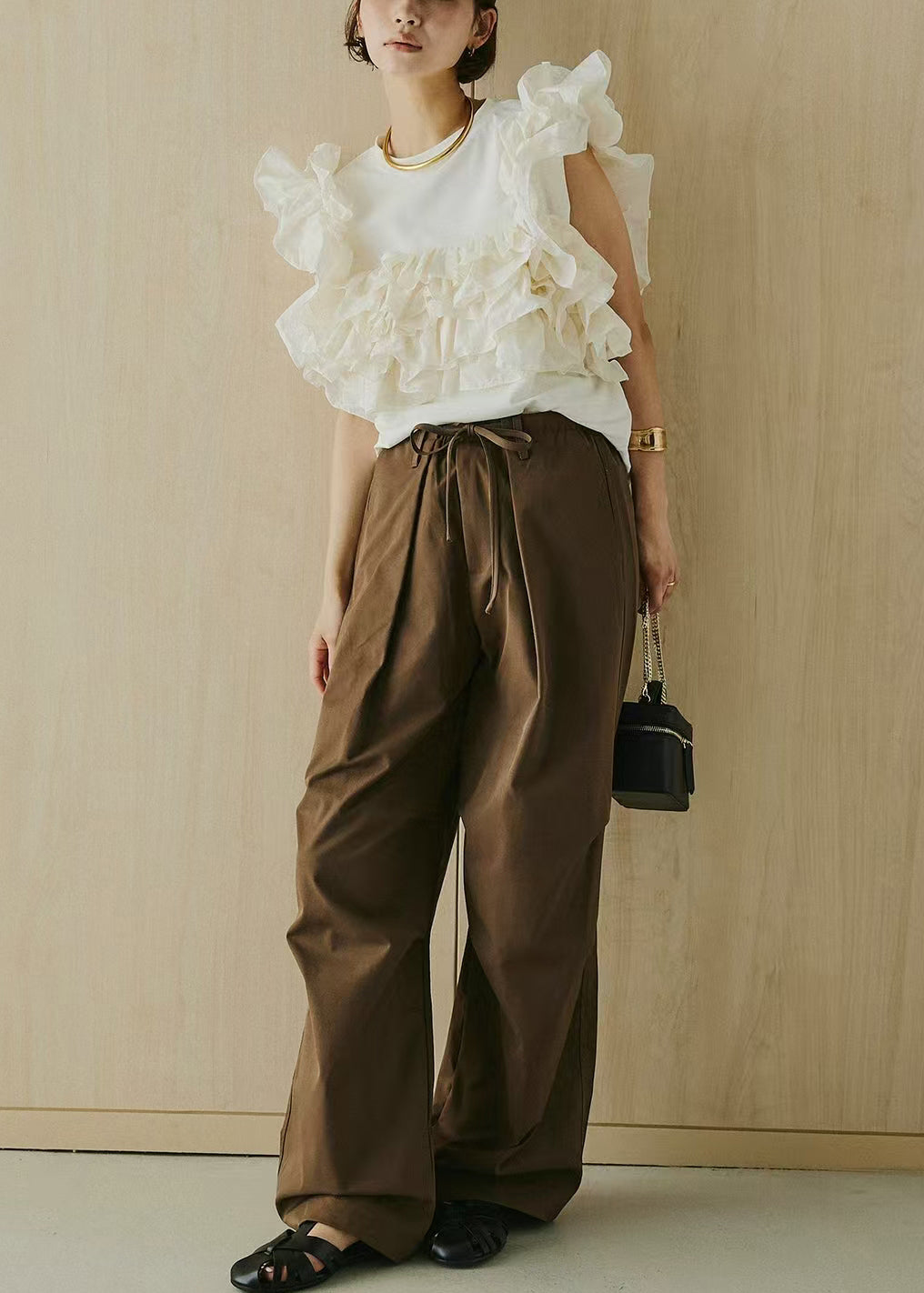 Women's Sleeveless Shirt Ruffled O-Neck 1
