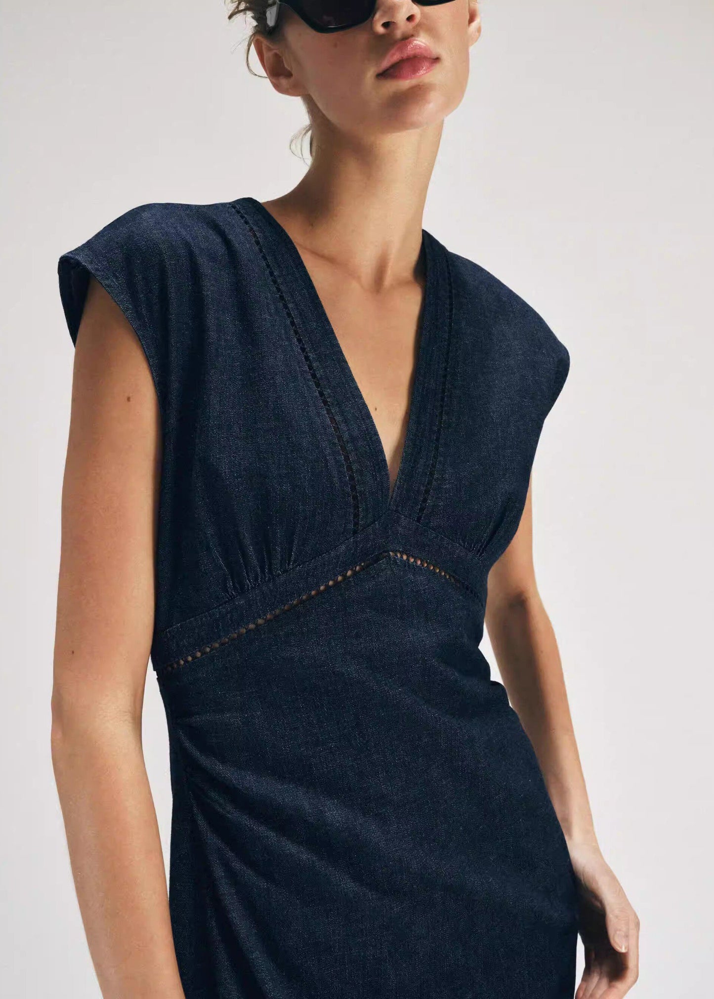 Women's Sleeveless Summer Dress V Neck Open Back 2