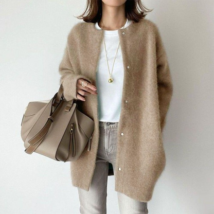 Women's Cardigan Timeless Design With Practical Pockets
