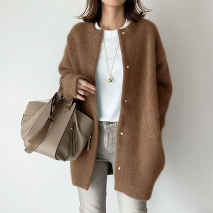 Women's Cardigan Timeless Design With Practical Pockets