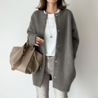 Women's Cardigan Timeless Design With Practical Pockets