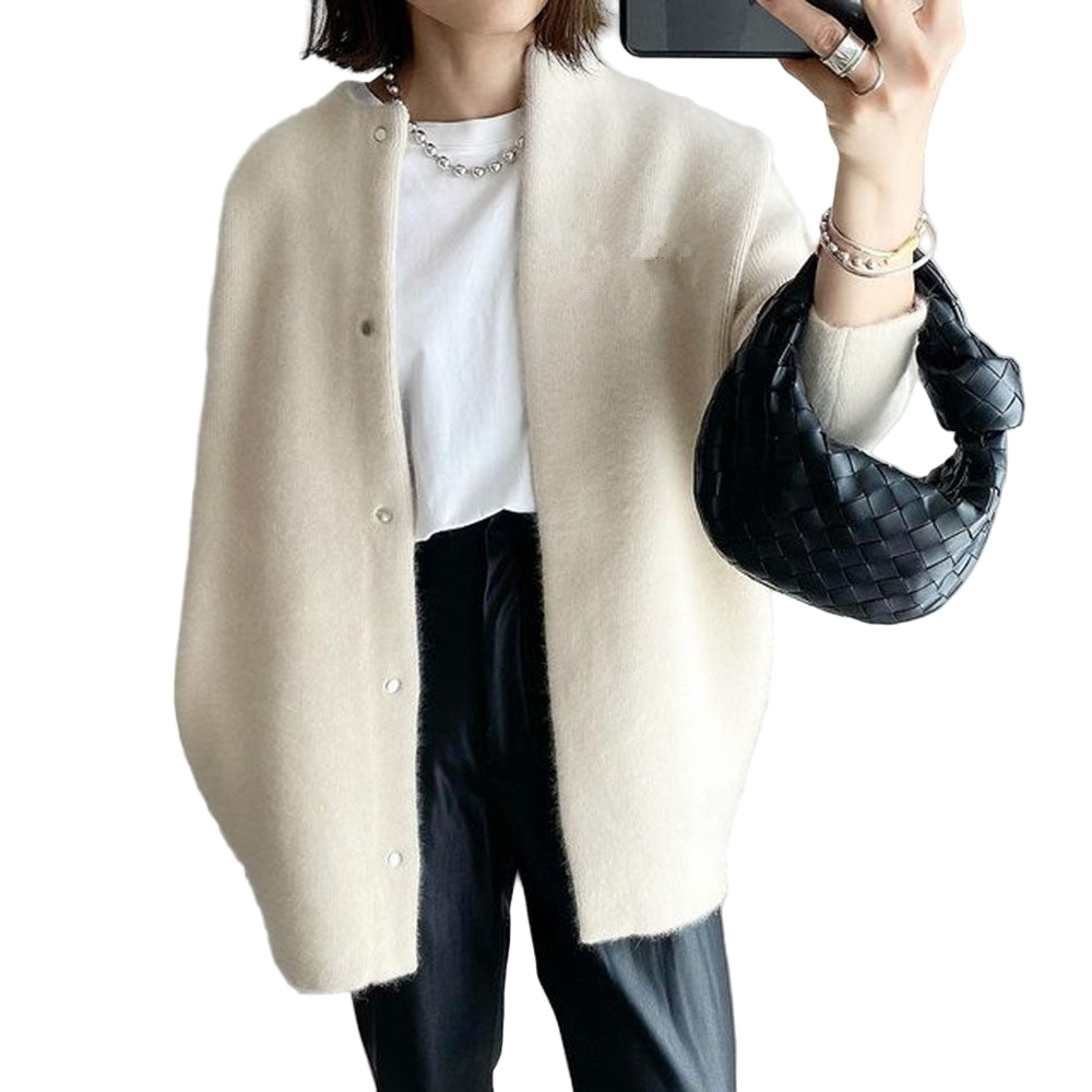 Women's Cardigan Timeless Design With Practical Pockets
