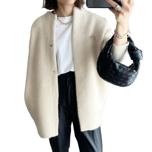 Women's Cardigan Timeless Design With Practical Pockets