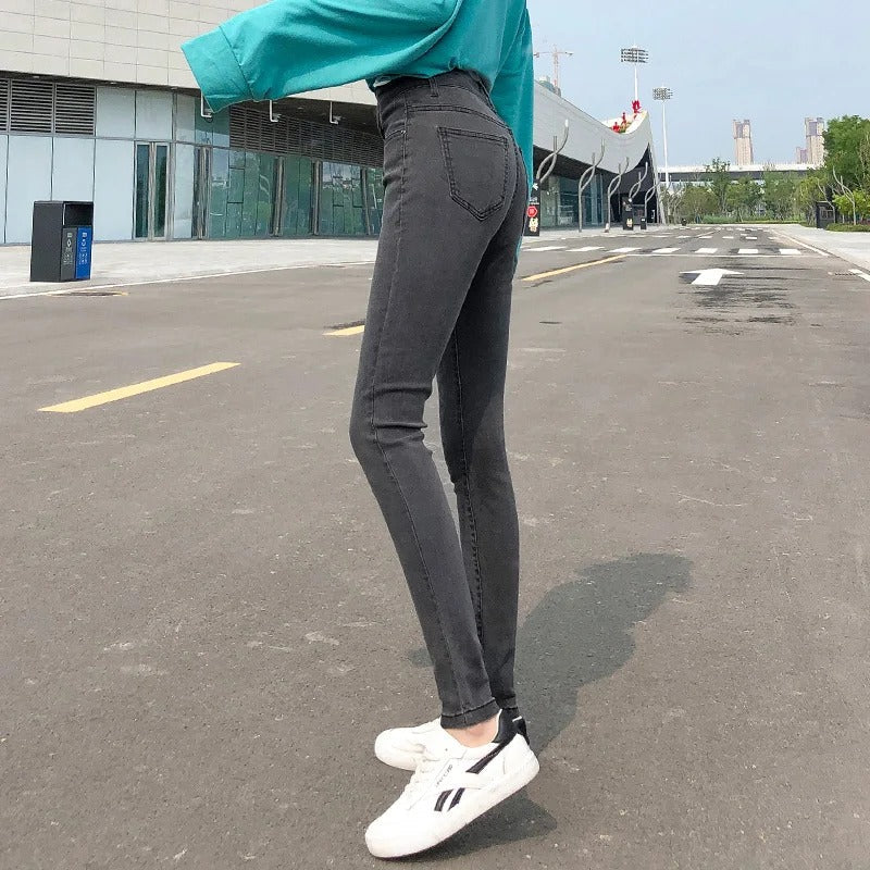 Women's Classic Stretch Jeans