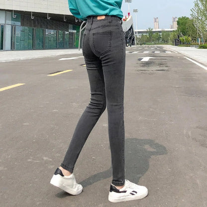 Women's Classic Stretch Jeans