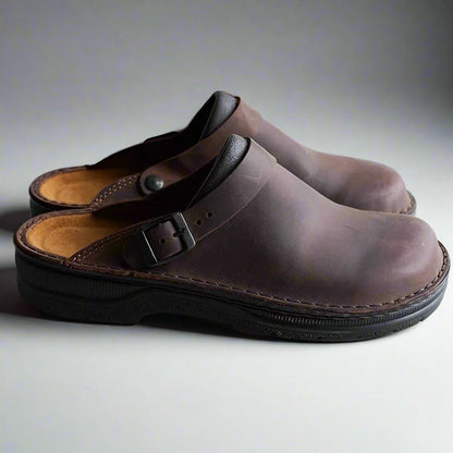 Women's Clogs Buckle and Closed Nose with Comfortable Fit