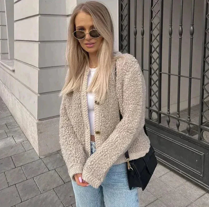 Women's Coat With Versatile Design