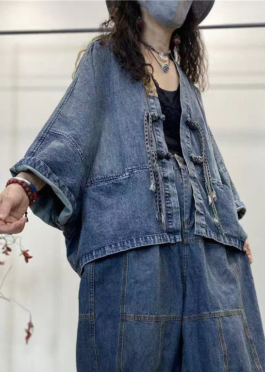 Women's Denim Jacket With V-Neck And Long Sleeves