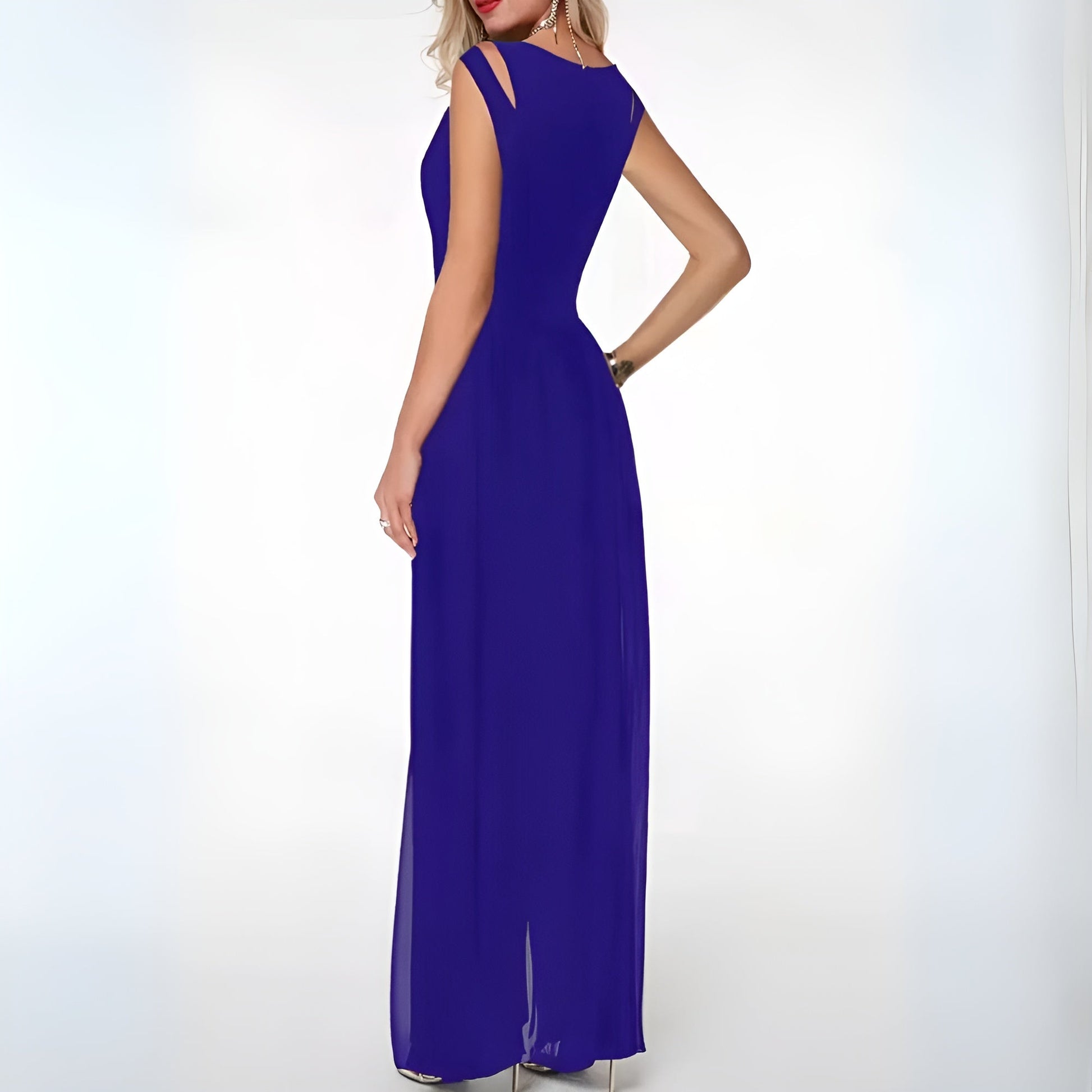 Women's Dress with Waist Belt and Timeless Design