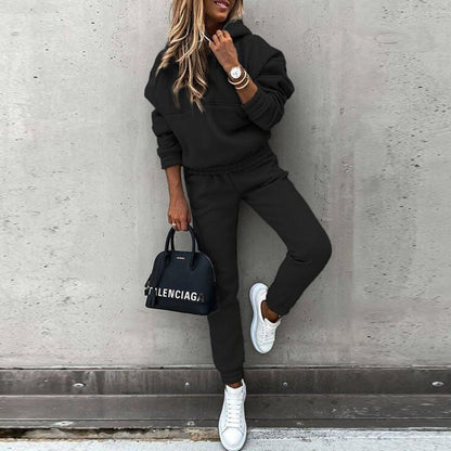 Women's Jogging Suit With Oversized Hoodie And Tapered Trousers