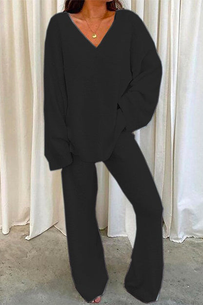 Women's Loungewear Set with V-neck and Bat Sleeves