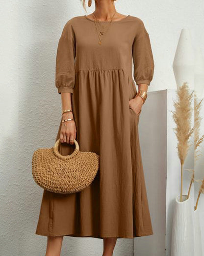 Women's Midi Dress With Round Neckline And Lateral Hemline