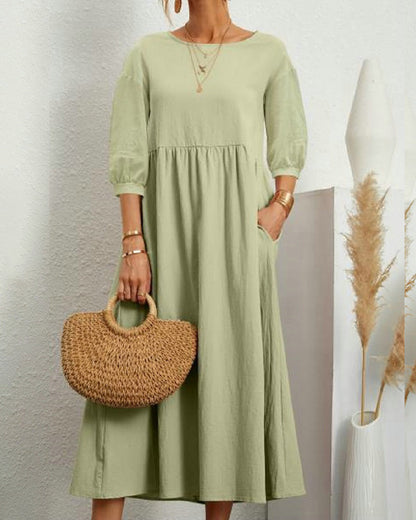 Women's Midi Dress With Round Neckline And Lateral Hemline