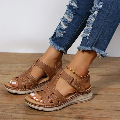 Women's Sandals Comfortable With Wide Straps - Lightweight Design With Soft Foot Arch Support