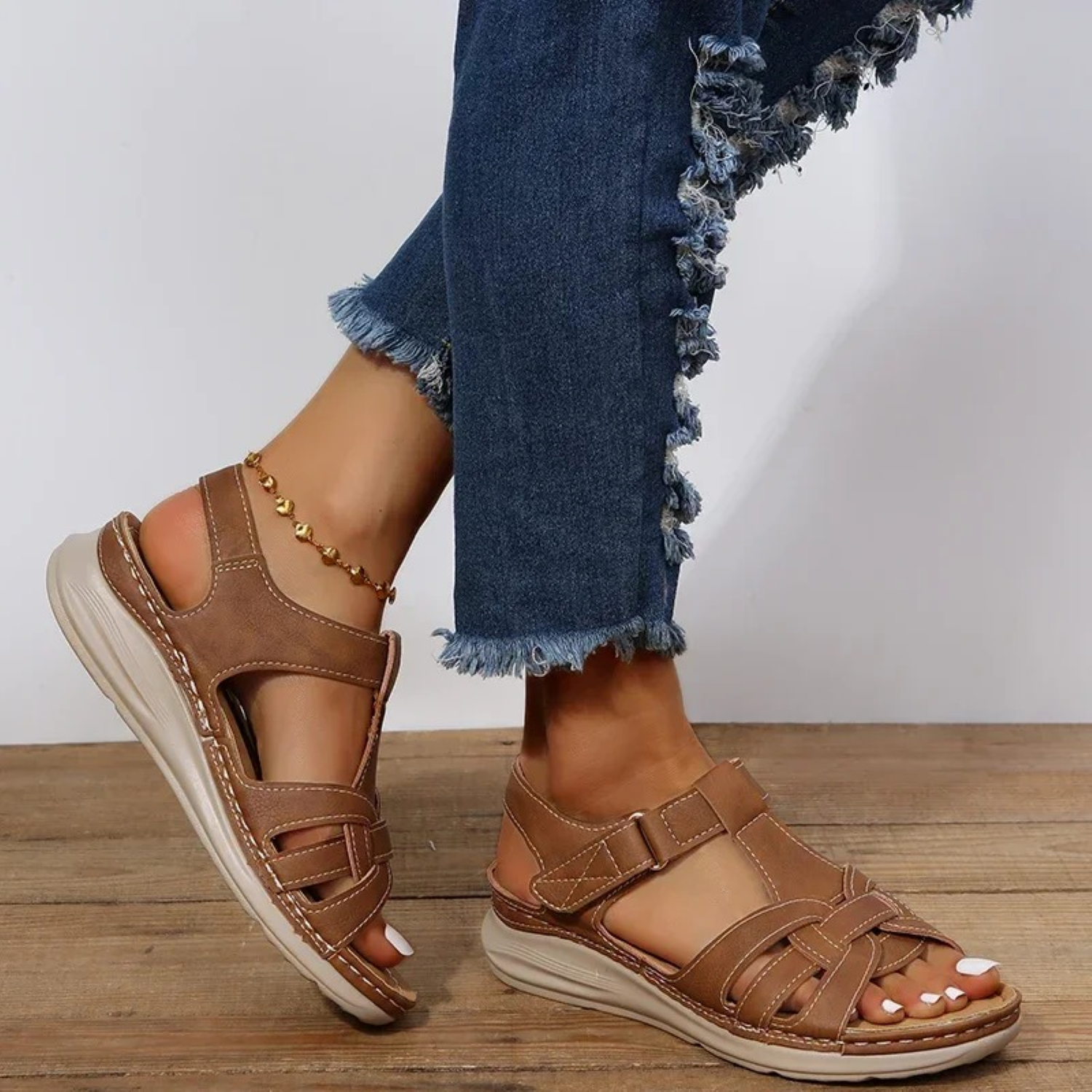 Women's Sandals Comfortable With Wide Straps - Lightweight Design With Soft Foot Arch Support
