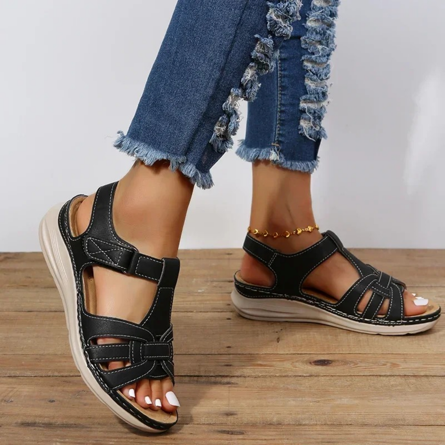 Women's Sandals Comfortable With Wide Straps - Lightweight Design With Soft Foot Arch Support