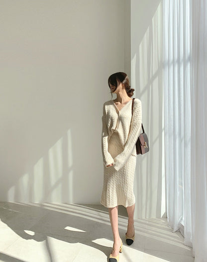 Women's Set Comfy Knitted Top and Long-Sleeved Skirt for Winter